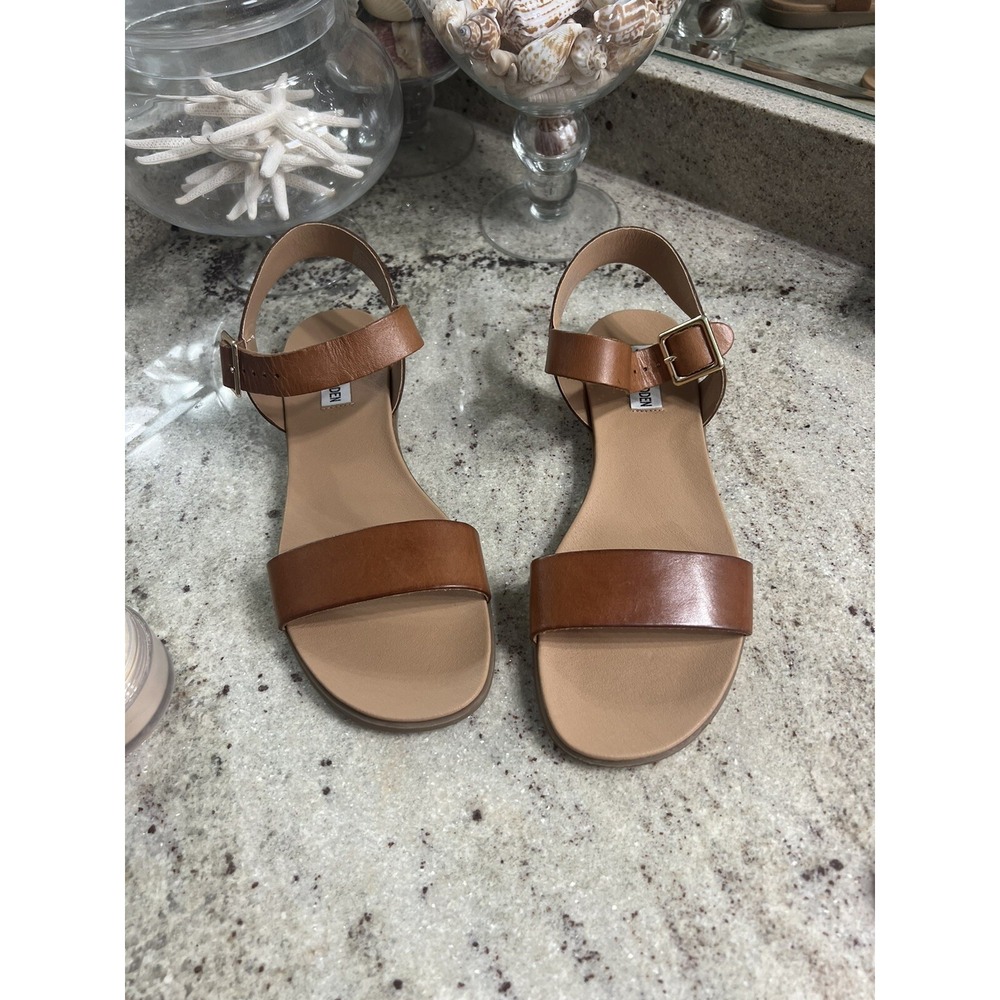 Steve Madden Daryn Cognac Leather Tan Brown Ankle Strap Flat Sandals Size 9